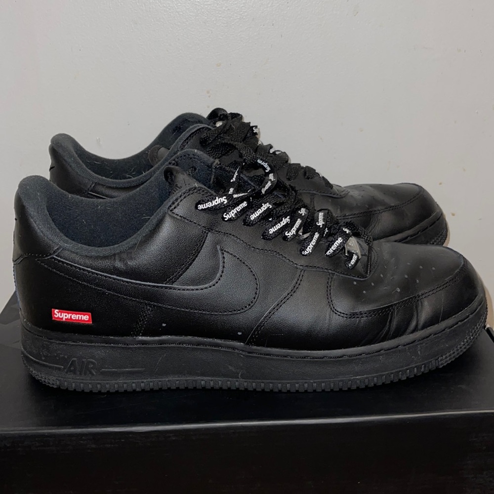 Black Supreme Nike AF1’s WITH THE BOX